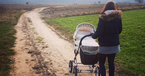 "W ubiegłym roku wkręciłam chłopaka, że jestem w ciąży. Teraz mój primaaprilisowy dowcip ma rok, a ja zostałam sama"