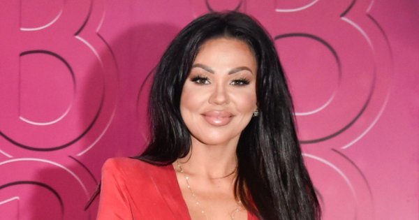 Sylwia Bomba wystylizowała córcię jak modelkę. 5-latka w mini, tipsach i szpilach to chyba przesada?