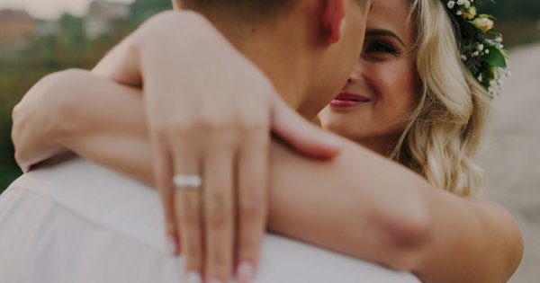 Nie chcę brać ślubu, bo nie chcę nazwiska po mężu. Wstyd to mało powiedziane"