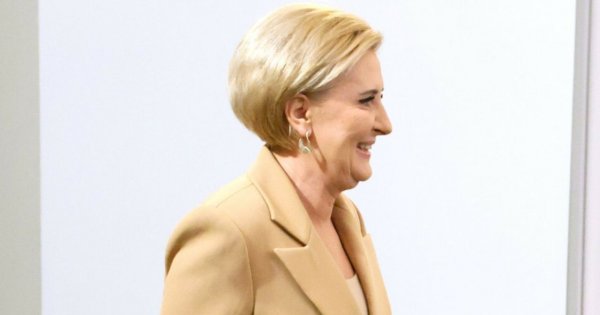 Agatka Duda znów się nie popisała. Taka stylizacja do przedszkola? Słabo, bardzo słabo...