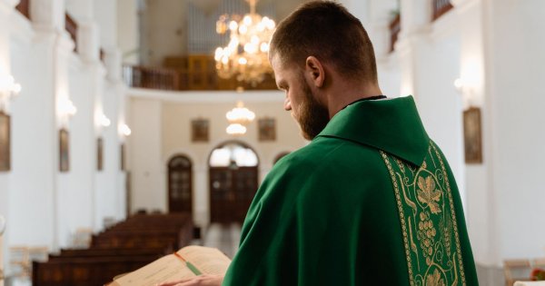 "Ksiądz wytknął nam, że daliśmy za mało na pogrzeb babci. Później się zemścił"