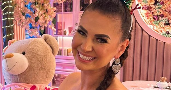 Maja Rutkowski ozdobiła zęby... diamentami! Efekt powala. Fani w szoku: "To żart?"