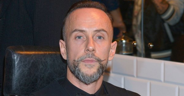 Nergal bryluje na salonach z nową ukochaną. Urodą przebija nawet Dodę!