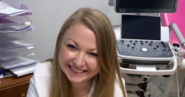 Mama Ginekolog chciała pochwalić się zgrabnym ciałem w nietypowym stroju. Fanka: "masakruje figurę"