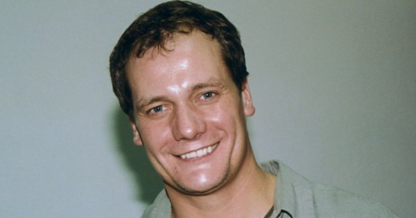 W 13. posterunku Piotr Zelt miał bujną fryzurę. Dzisiaj o takiej może tylko pomarzyć!
