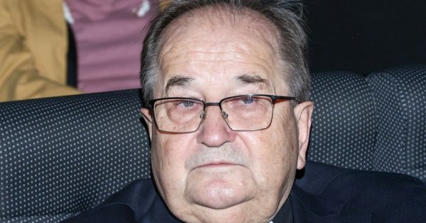 Ojciec Tadeusz ostro się tłumaczy. Mówi, że nie wziął ani grosika od Mateuszka i Jareczka