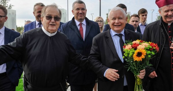 Tadeusz Rydzyk twierdzi, że za Jarka nie otrzymał ani grosza. Serio?