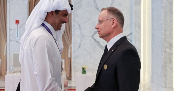 Andrzejek spotkał się z królem Kataru. Ich wspólne zdjęcie wywołało memy