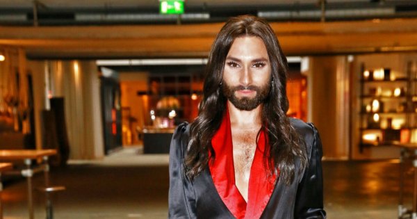 Szczęka opada! Tak dziś wygląda Conchita Wurst. Nowy wizerunek Thomasa Neuwirtha wprawia w osłupienie [zdjęcia]