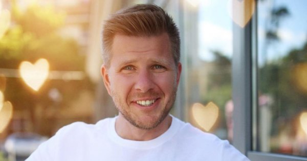Filip Chajzer zadomowił się w Hiszpanii i startuje tam z własnym biznesem. Można do niego dołączyć [wideo]