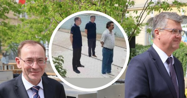Mariusz i Maciej zapozowali przy słynnej granicy. Wszyscy patrzą na układ ich rąk. Są memy