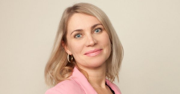 "Dziewczyna syna ciągle zostaje u nas na noc. Krępuje mnie to, że czuje się jakby była u siebie"