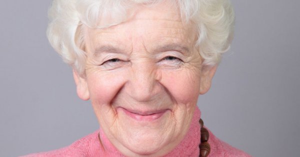 80-letnia babcia przeszła pierwszą w życiu metamorfozę. Efekt nie wszystkim się podoba