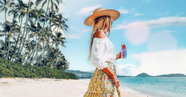 Modne i przydatne dodatki na plażę na lato 2024