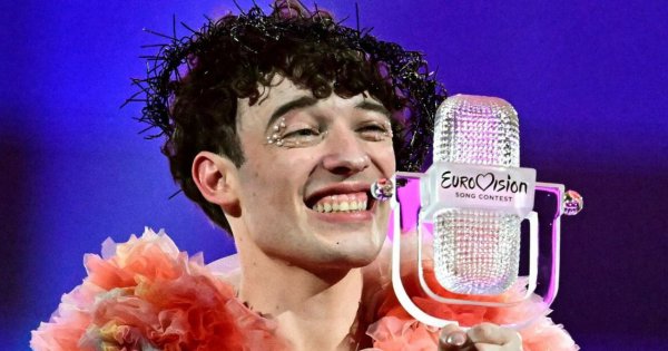 Wpadka na Eurowizji. Zwycięzca uszkodził statuetkę na scenie [wideo]