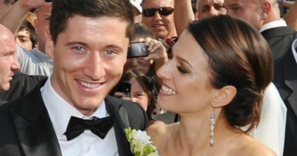 Dziś Anna i Robert Lewandowscy obchodzą 11. rocznicę ślubu. Przypominamy suknię panny młodej