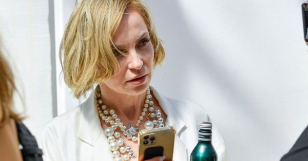 Anna Wyszkoni odsłoniła zgrabne nogi i zaprezentowała się w zjawiskowej kreacji