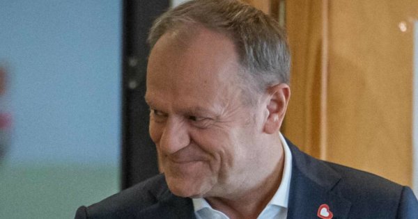 Uśmiechnięty Donek i koledzy zatriumfowali. Utarli nosa Jareczkowi