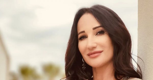 Justyna Steczkowska zrzuciła ubrania na Seszelach. 53-latka tu i ówdzie zakryła się muszelkami [galeria]