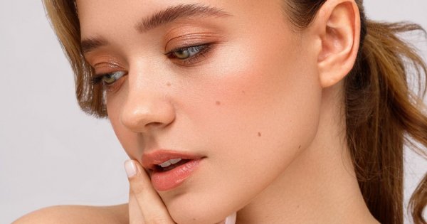 5 przepisów na odmładzające maseczki domowej roboty z naturalnymi olejami