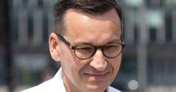 Mateuszek pokazał dzieci! Oglądali mecz, jedli pizzę i pili do niej mleko [memy]