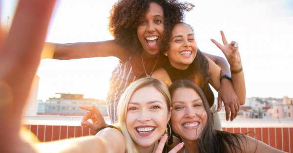 Selfie jak u influencerki – smartfony, które robią najlepsze zdjęcia