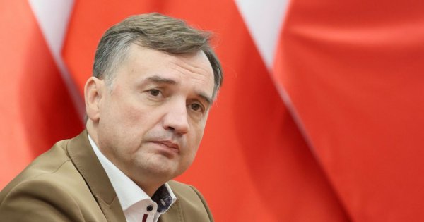 Niepokojące wieści o stanie zdrowia Zbigniewa Ziobry. "On się dusi, jak mówi"