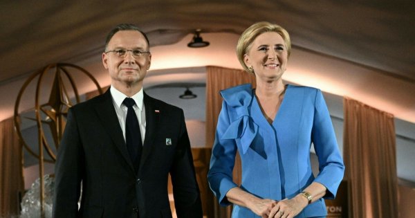 Agata Duda w małej biało-czarnej spotkała się z weteranem w Waszyngtonie. Wyglądała przepięknie