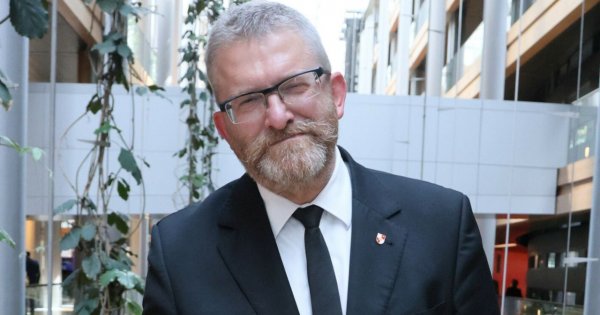Grzesio od gaśnicy opowiedział o swoim ulubionym daniu. "Surowe serca wrogów ojczyzny" [wideo]