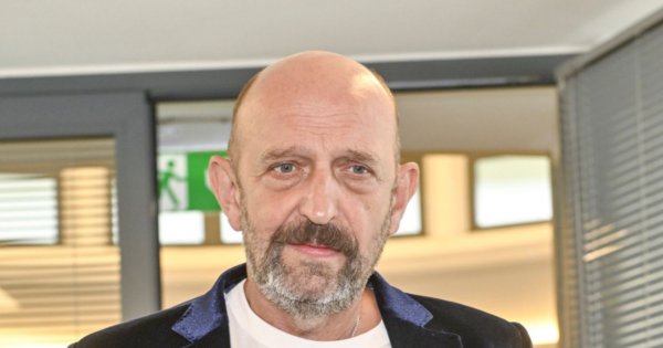 Janusz Chabior myślał, że żona go zdradza. Okazało się, że tylko przygotowała intrygę