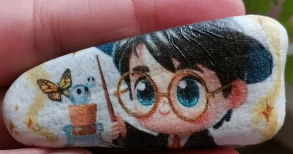 Kolorowe kamyczki zwiedzają świat. Też możesz im w tym pomóc i wykonać swoje