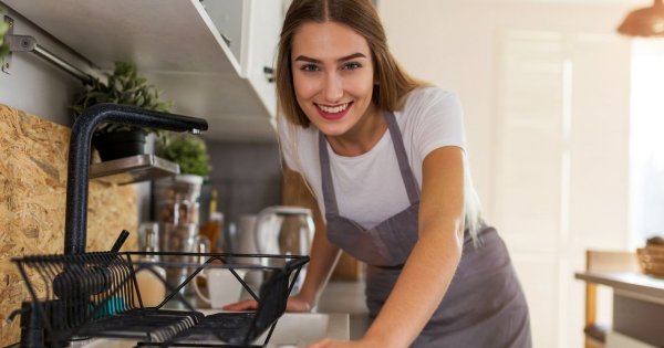 "Nie tracę w wakacje na knajpy. Sama gotuję w wynajętym apartamencie"
