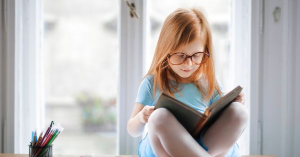 "Zaplanowałam córce wakacje od A do Z. Już nawet wypożyczyłam dla niej książki z biblioteki"