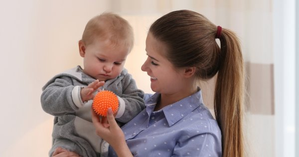"Muszę płacić obcej kobiecie za pilnowanie syna, bo teściowa rączki umywa. A tak bardzo chciała zostać babcią"