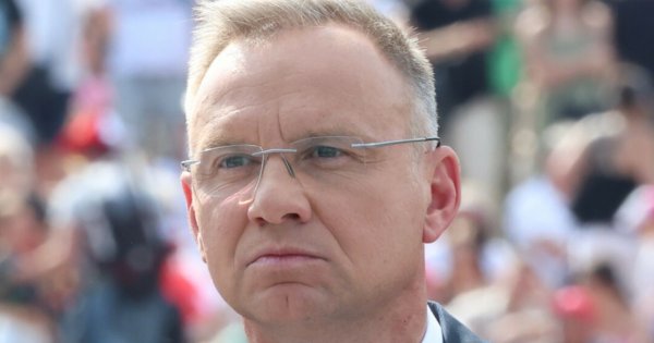 Twardy i dumny Andrzejek pojechał papamobile. Śmiechom i chichom nie było końca [memy]
