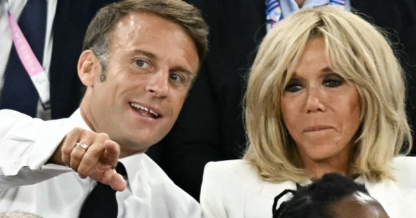 Brygida od Emmanuela znów to zrobiła. Odsłoniła nogi do nieba w krótkiej mini, aż szczęka opada