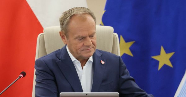 Donek podjął się trudnego wyzwania. Chciał nauczyć wnuczki pływać. Obie jednocześnie