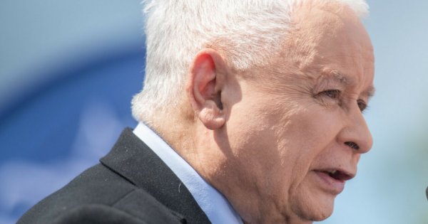 Jaro zaliczył wpadkę. Jego krawat żyje własnym życiem. 75-latek koniecznie potrzebuje żony [memy]