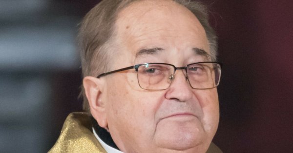 Tadeusz Rydzyk ma potężne kłopoty finansowe. W dwa lata zyski zniknęły, a internauci kpią, że czas zacząć żyć skromnie
