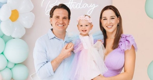 Mąż Lil Masti wychodzi wieczorami z nianią, by robić "swoje rzeczy", a celebrytka niańczy dzieci. Fani: "Fajny trójkącik"