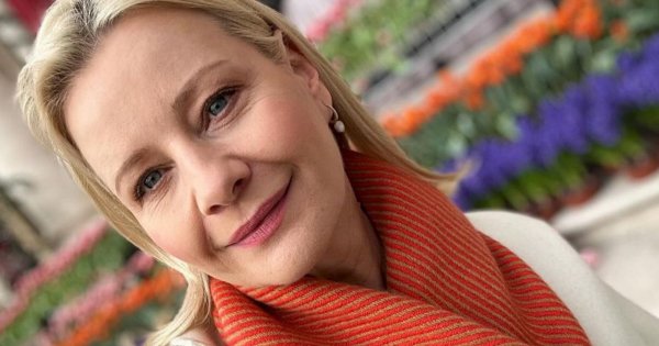 Małgorzata Kożuchowska w najmodniejszej kiecce tego sezonu. "Pani tak promienieje"
