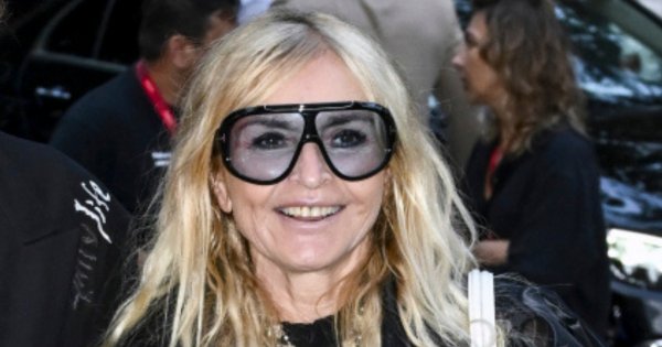 Monika Olejnik niczym Zorro na festiwalu w Sopocie. Zamiast maski wybrała fikuśne oksy