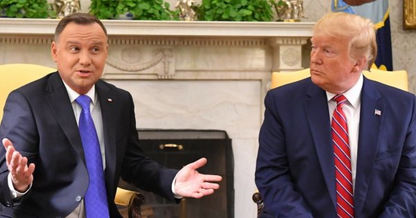 Donald przedstawił Andrzeja. "Będzie wam pomagał roznosić ulotki". Przeróbka wideo hitem sieci