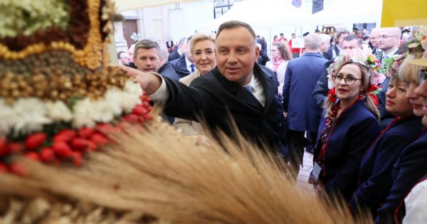 Stylowy Andrzej pojawił się na dożynkach w skórzanych mokasynkach. Było modnie i swobodnie