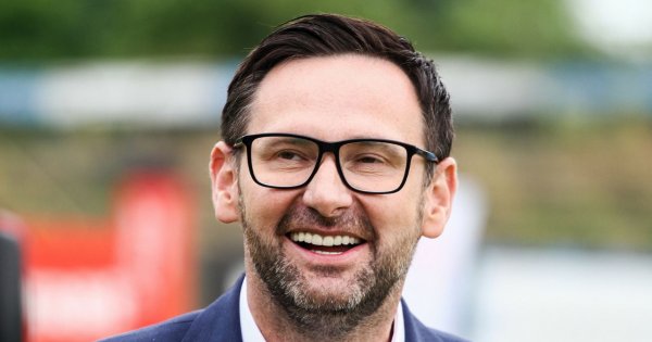 Daniel twierdzi, że pracownicy na Wiejskiej powinni więcej zarabiać. On sam ma ponad 100 tysięcy złotych miesięcznie