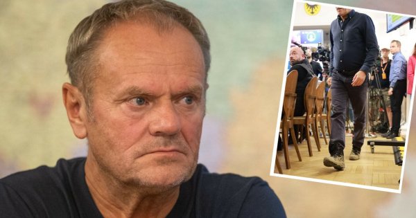 Donald w ubłoconych butach na zebraniu sztabu. "Poznasz człowieka po butach jego"