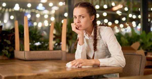 "Pracuję w niedziele i nie mam czasu dla rodziny. Znajoma mówi, żebym nie narzekała, bo nie ja jedna"