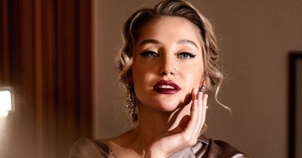 "Kolega zaprosił mnie na wesele jako osobę towarzyszącą. Tam wyznałam mu co do niego czuję. I to był błąd"