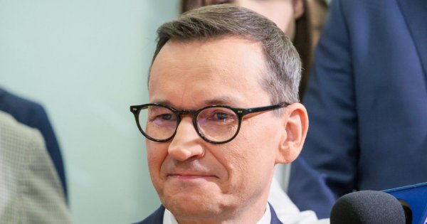 Mateusz spełnia się jako prezenter i influencer. Pokazuje, jak wysłać paczkę dla powodzian [wideo]