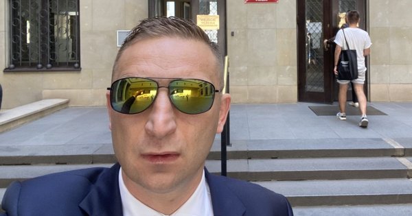 Robercik w okularach przeciwsłonecznych niczym Neo z "Matrixa". Sieć zalały memy
